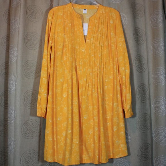Old Navy Dresses & Skirts - Old Navy NWT Pin-Tucked Yellow Floral Dress